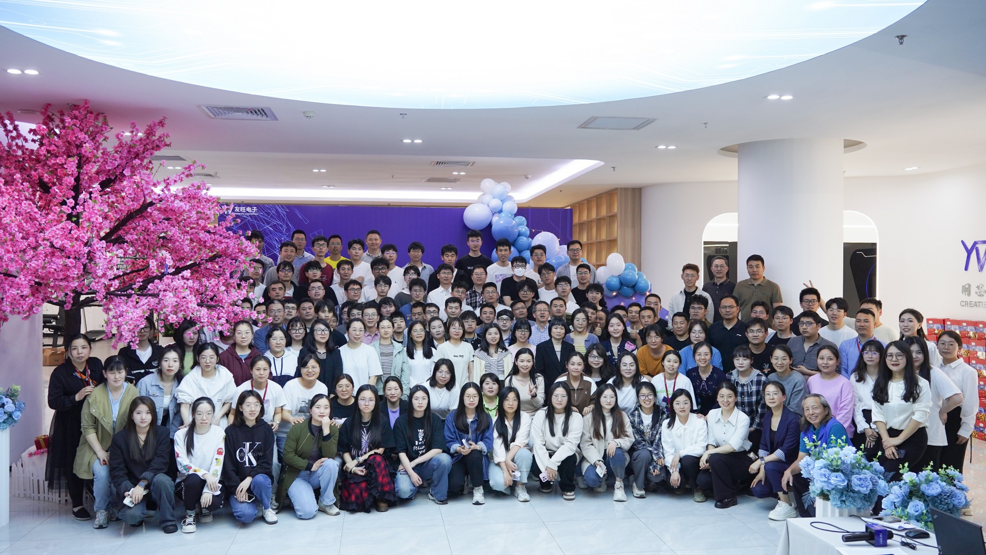 
                            跨越“三”海共聚，“十”終如一前行——友旺三十周年司慶