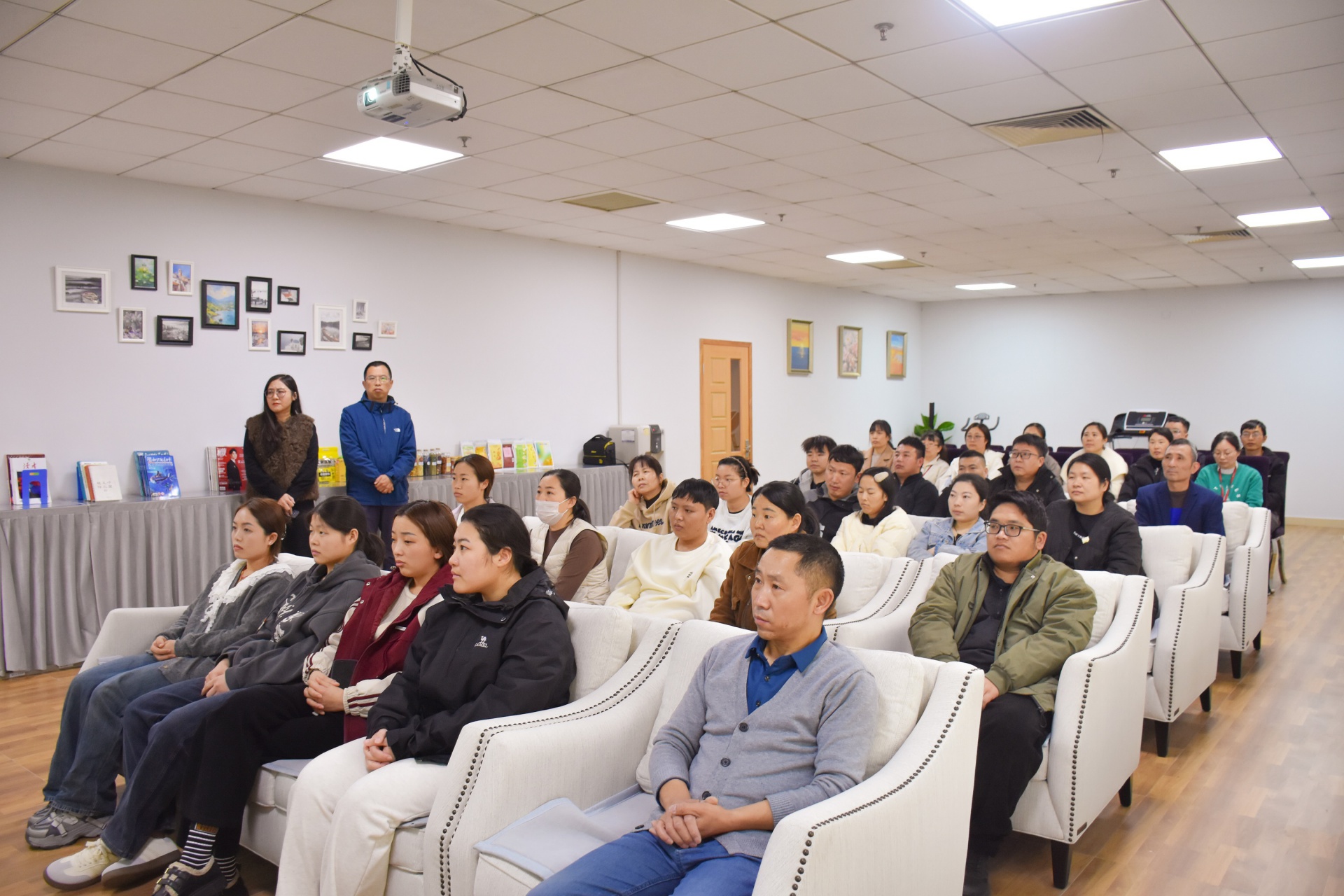 
                            以心筑家、悅享空間 我公司一線員工活動(dòng)室正式啟用