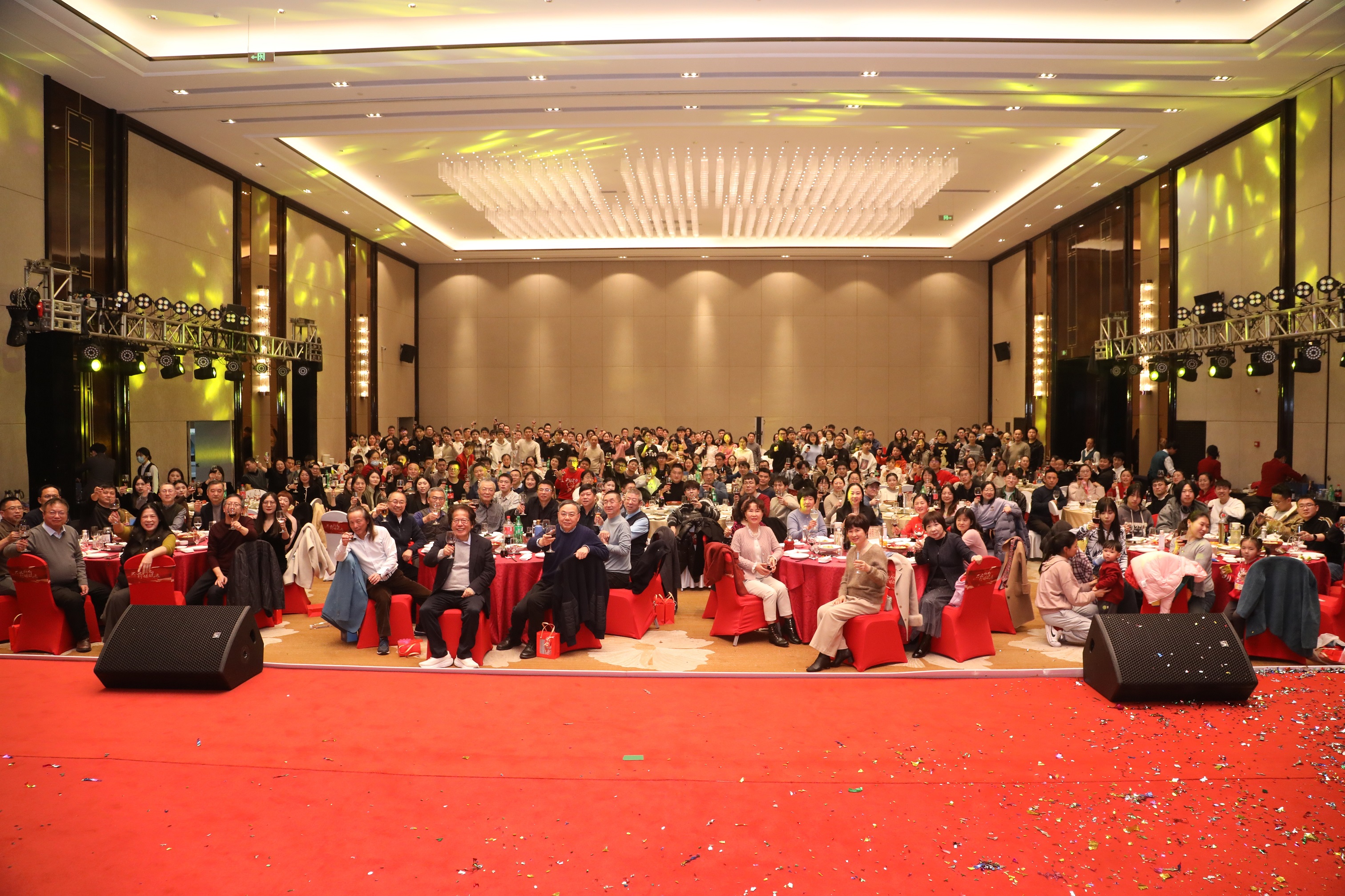 
                            芯之所向，行臻致遠(yuǎn)——2025年友旺新春年會(huì)圓滿成功